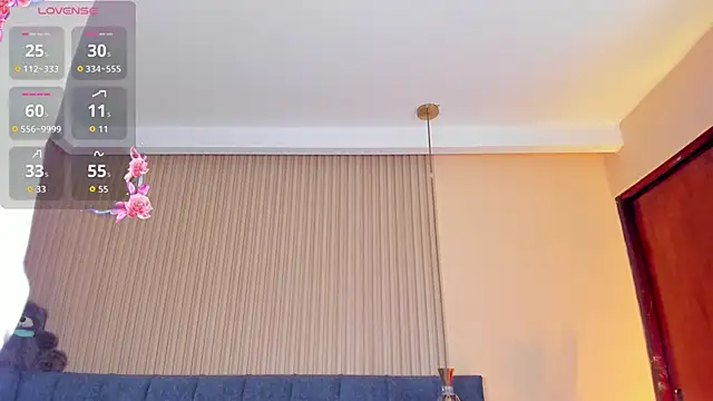 Snapshot of kathecute__ chatting on 12/14/25, 01:44 kathecute online show from 12/14/25, 01:44