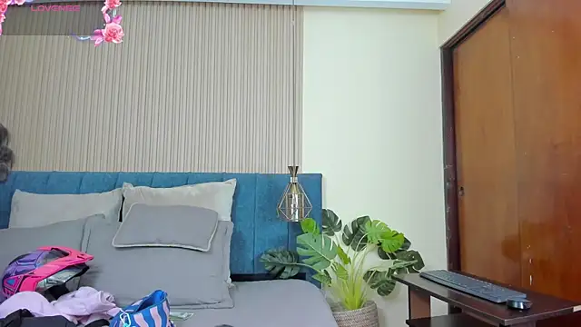 kathecute   online show from 06/25/26, 01:38