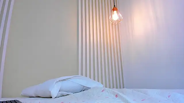 annawelk  online show from 01/25/25, 03:52