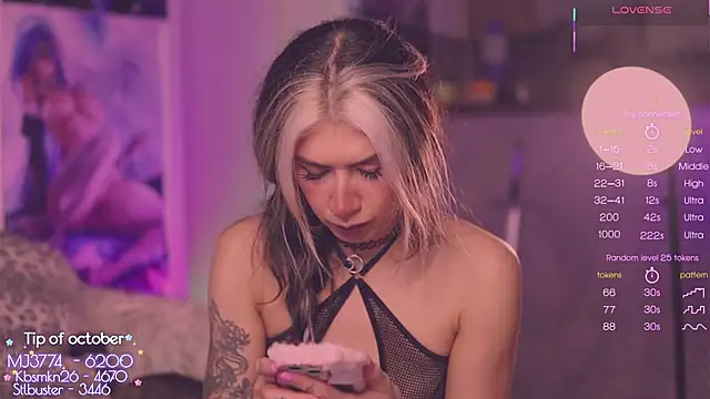 Snapshot of Virtual_Wafu chatting on 10/18/25, 12:39 Virtual Wafu online show from 10/18/25, 12:39