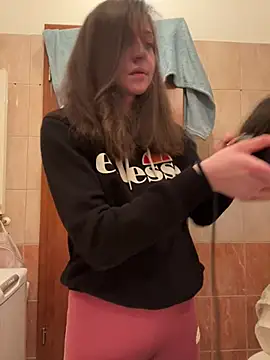 vienncica online show from 12/06/24, 02:49