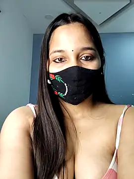 Varnika aarora online show from 03/04/25, 09:29
