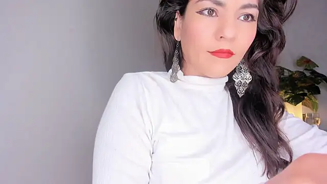 Snapshot of Chanel_shaw chatting on 09/21/25, 07:15 Chanel shaw online show from 09/21/25, 07:15