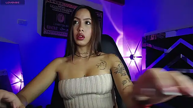 Snapshot of scarlett_buttock chatting on 09/20/25, 02:29 scarlett buttock online show from 09/20/25, 02:29