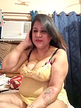 Hot Queen77 online show from 03/04/25, 04:41