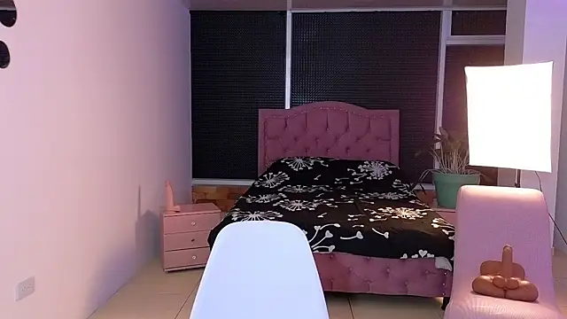 mei sweetcat online show from 12/13/24, 11:39