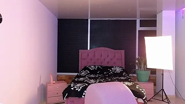 mei sweetcat online show from 12/14/24, 11:12