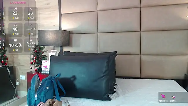 NaomyRivera online show from 12/21/24, 12:06