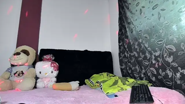 Snapshot of Michi_sexy chatting on 11/13/25, 02:38 Michi sexy online show from 11/13/25, 02:38