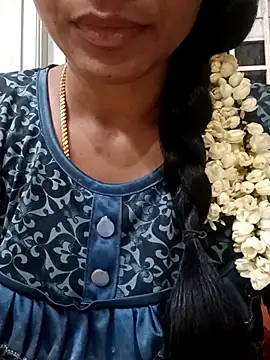 Snapshot of Ambika01 chatting on 09/27/25, 01:05 Ambika01 online show from 09/27/25, 01:05