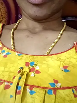 Snapshot of Ambika01 chatting on 11/05/25, 04:12 Ambika01 online show from 11/05/25, 04:12