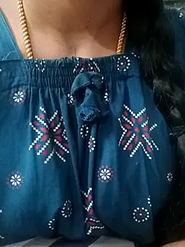 Snapshot of Ambika01 chatting on 01/12/26, 02:00 Ambika01 online show from 01/12/26, 02:00