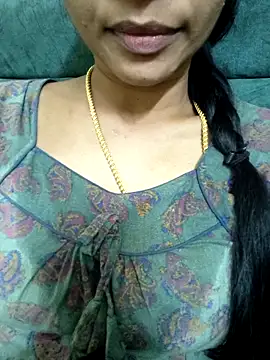 Snapshot of Ambika01 chatting on 04/17/26, 01:58 Ambika01 online show from 04/17/26, 01:58