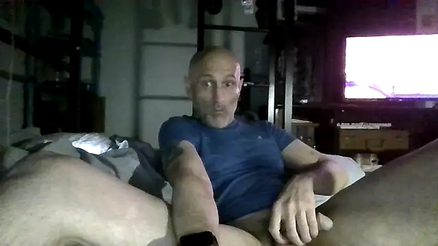 LayingRealism online show from 06/06/26, 07:02
