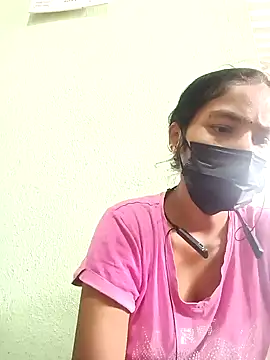 anusiya01 online show from 12/18/24, 03:26