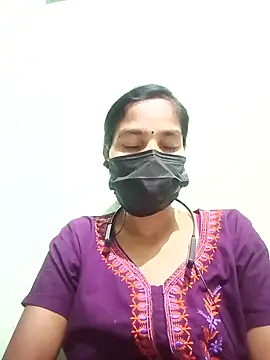 anusiya01 online show from 12/18/24, 05:52