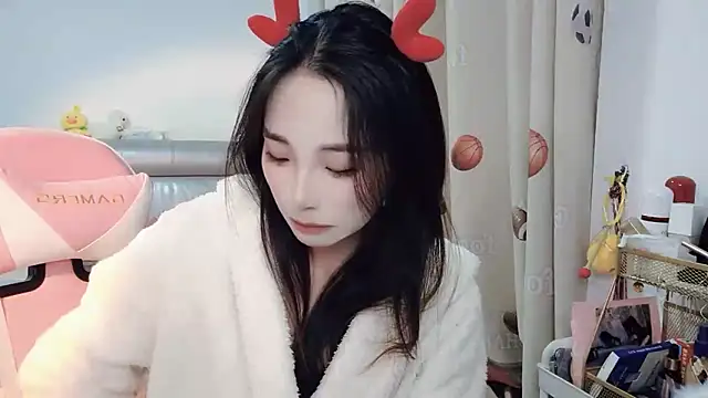 ooo   mimi online show from 12/25/24, 02:13