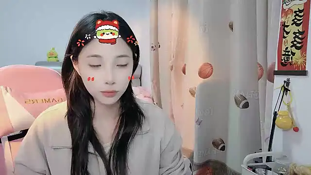 ooo   mimi online show from 02/18/25, 09:32