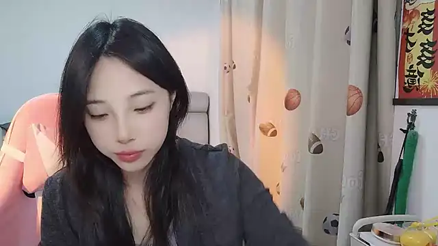 ooo   mimi online show from 02/24/25, 11:43