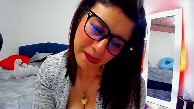 oliviacarltonn  online show from 02/13/25, 03:56