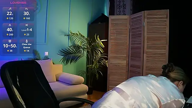 Snapshot of Ariell_Margot_ chatting on 10/12/25, 05:17 Ariell Margot online show from 10/12/25, 05:17