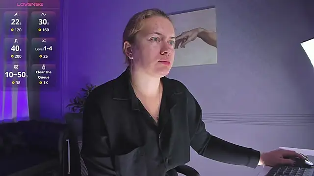 Snapshot of Ariell_Margot_ chatting on 10/21/25, 09:32 Ariell Margot online show from 10/21/25, 09:32