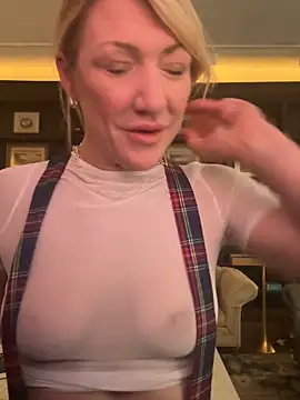 camdanz777 online show from 09/26/25, 05:06