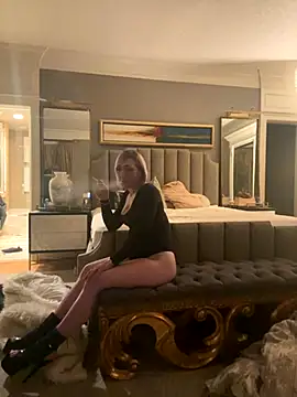 camdanz777 online show from 10/01/25, 07:03