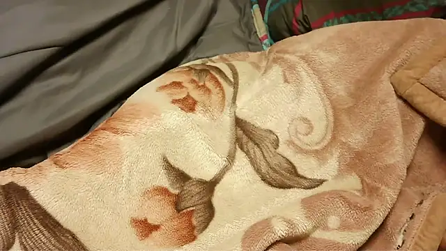 Snapshot of RGTM75 chatting on 11/16/25, 07:36 RGTM75 online show from 11/16/25, 07:36