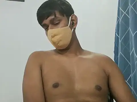 Snapshot of brownguy1234 chatting on 09/21/25, 07:04 brownguy1234 online show from 09/21/25, 07:04