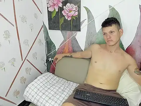 Snapshot of Zara_cum69 chatting on 06/11/26, 12:32 Zara cum69 online show from 06/11/26, 12:32