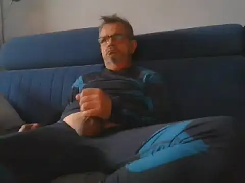 Snapshot of axecoman60 chatting on 01/31/25, 07:39 axecoman60 online show from 01/31/25, 07:39