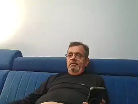 Snapshot of axecoman60 chatting on 02/01/25, 06:08 axecoman60 online show from 02/01/25, 06:08