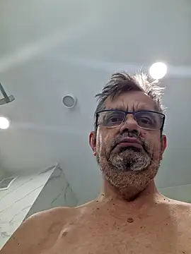 Snapshot of axecoman60 chatting on 02/09/25, 02:38 axecoman60 online show from 02/09/25, 02:38