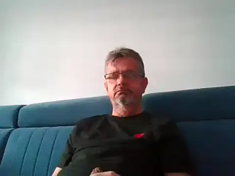 Snapshot of axecoman60 chatting on 02/10/25, 07:04 axecoman60 online show from 02/10/25, 07:04