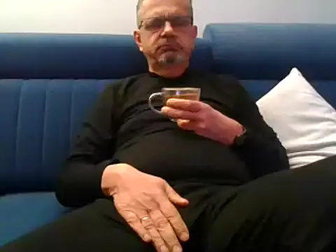 Snapshot of axecoman60 chatting on 02/17/25, 07:53 axecoman60 online show from 02/17/25, 07:53