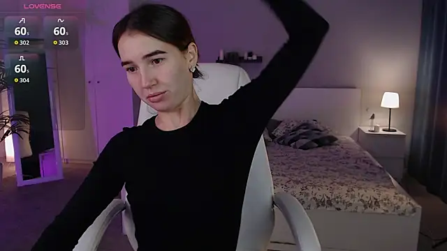 Snapshot of Bellla_Haddid chatting on 09/29/25, 01:11 Bellla Haddid online show from 09/29/25, 01:11