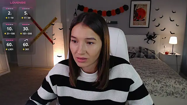 Snapshot of Bellla_Haddid chatting on 10/25/25, 01:24 Bellla Haddid online show from 10/25/25, 01:24