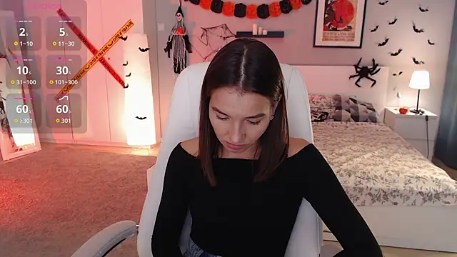 Snapshot of Bellla_Haddid chatting on 10/26/25, 01:44 Bellla Haddid online show from 10/26/25, 01:44