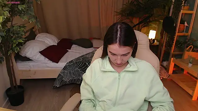 Bellla Haddid online show from 11/20/25, 01:39