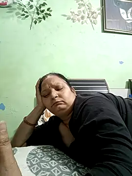 Kavya kapoor online show from 02/17/25, 08:52