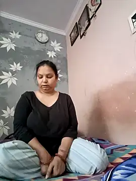 Kavya kapoor online show from 02/18/25, 02:27
