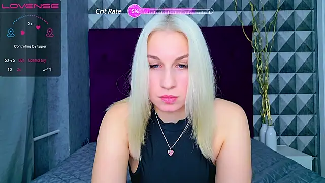 Snapshot of NellyStorm chatting on 12/27/24, 01:43 NellyStorm online show from 12/27/24, 01:43