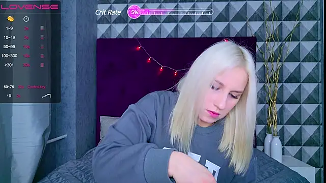 Snapshot of NellyStorm chatting on 02/11/25, 10:39 NellyStorm online show from 02/11/25, 10:39