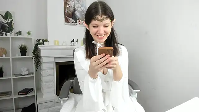 Baby Evalena online show from 11/05/25, 05:29