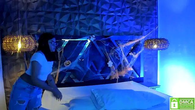 Snapshot of Rose_Evans__ chatting on 11/04/25, 04:22 Rose Evans online show from 11/04/25, 04:22