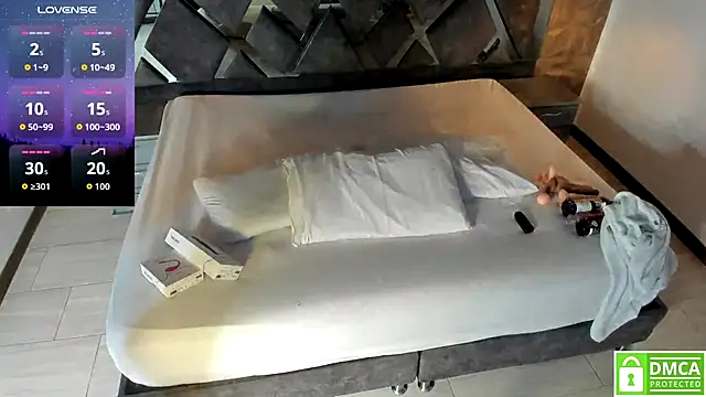 Snapshot of Rose_Evans__ chatting on 11/29/25, 05:10 Rose Evans online show from 11/29/25, 05:10