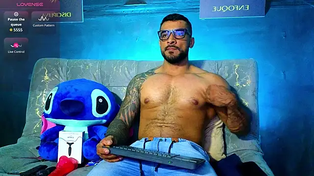 Snapshot of ERIC_HARRISON chatting on 11/02/25, 08:44 ERIC HARRISON online show from 11/02/25, 08:44