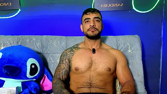 Snapshot of ERIC_HARRISON chatting on 12/15/25, 01:43 ERIC HARRISON online show from 12/15/25, 01:43