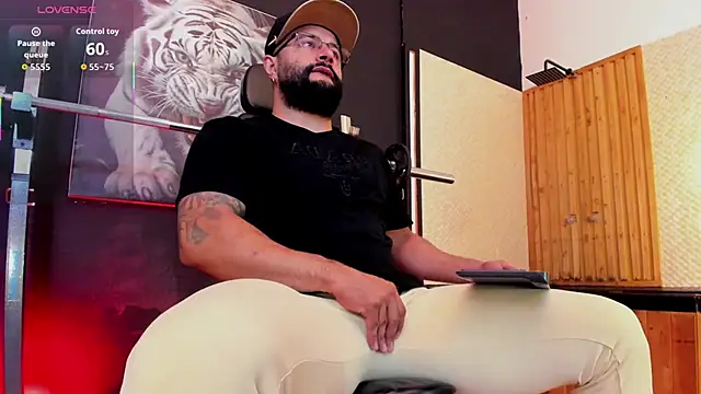 Luke  09 online show from 11/25/25, 11:32